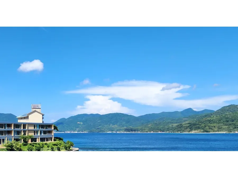 海士町の海沿いの風景